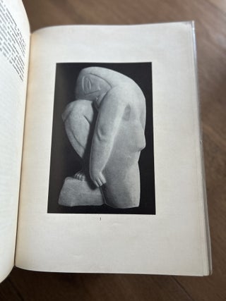 Alexander Archipenko: With Portrait of the Artist and 66 Illustrations = Oleksander Arkhypenko: z portretom khudozhnyka i 66 svitlynamy